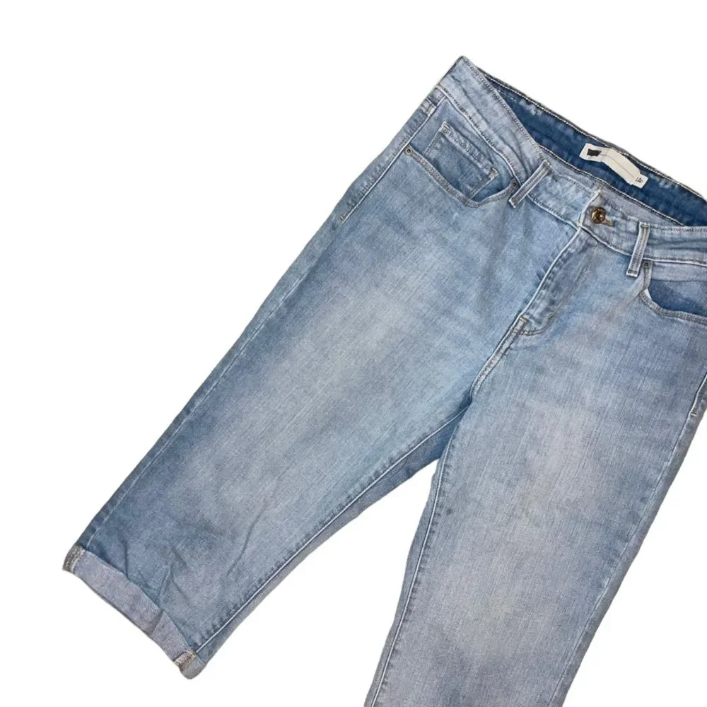 Levis Light Wash Cuffed Capris Jeans Petites Womens 12P 16 - Picture 3 of 8